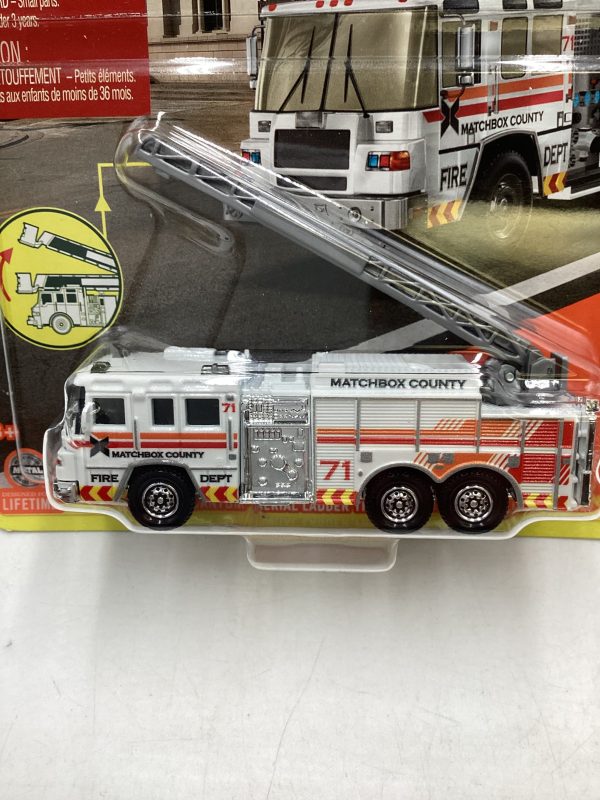 2024 Matchbox Working Rigs Pierce Quantum Aerial Ladder Truck White 168Q Sale