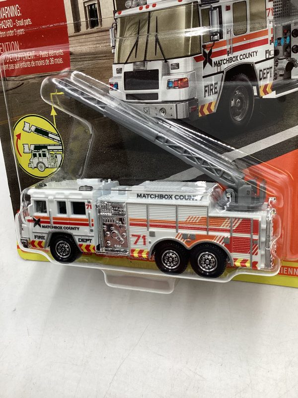 2024 Matchbox Working Rigs Pierce Quantum Aerial Ladder Truck White 168Q Sale