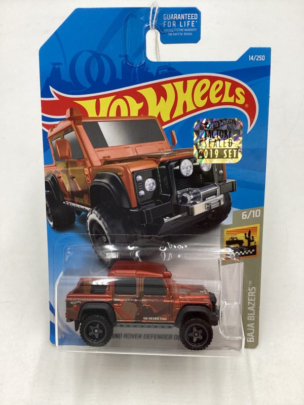 2019 hot wheels #14 ‘15 Land Rover Defender Double Cab Factory Sealed Orange 63G For Sale