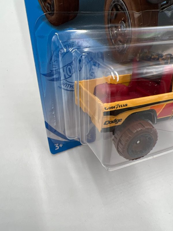 2021 Hot Wheels Baja Blazers #3 70 Dodge Power Wagon Yellow 36A Fashion