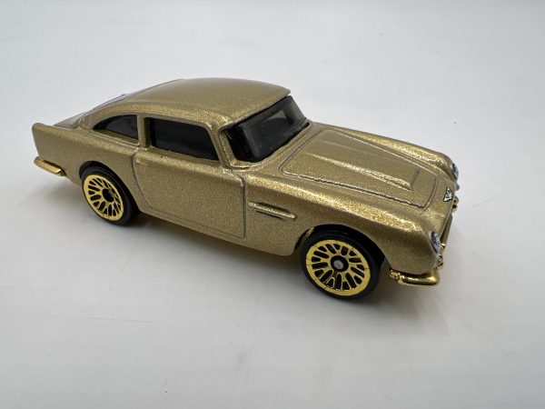 2022 Hot Wheels FAO Schwarz Loose 1963 Aston Martin DB5 Gold Online now