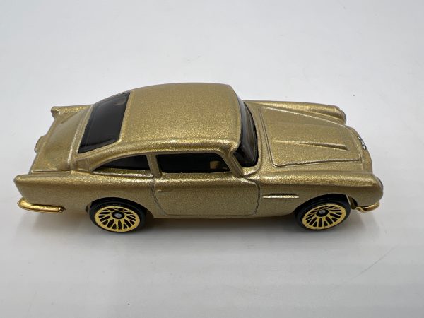 2022 Hot Wheels FAO Schwarz Loose 1963 Aston Martin DB5 Gold Online now