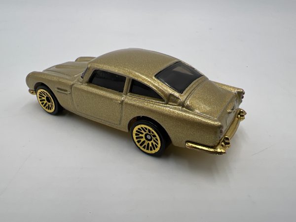 2022 Hot Wheels FAO Schwarz Loose 1963 Aston Martin DB5 Gold Online now