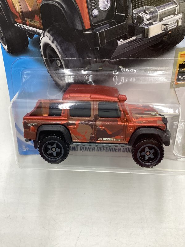 2019 hot wheels #14 ‘15 Land Rover Defender Double Cab Factory Sealed Orange 63G For Sale