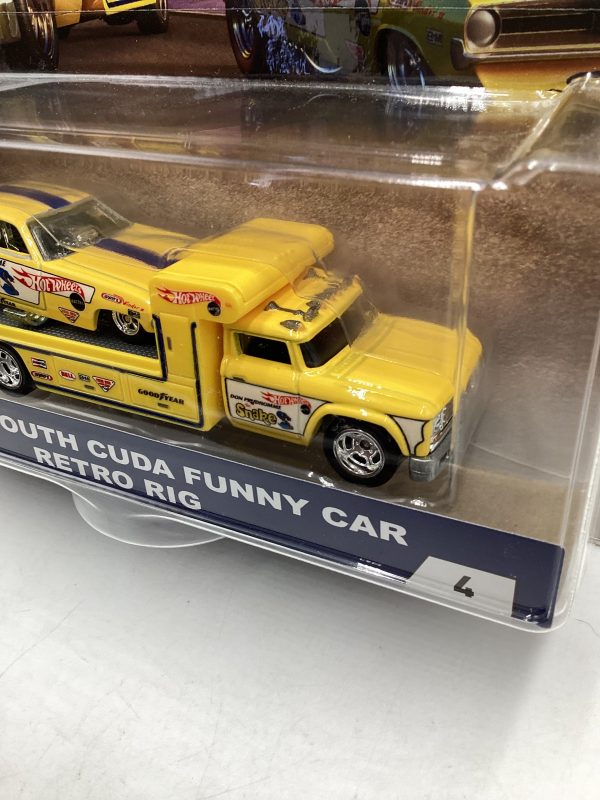 2018 HOT WHEELS Team Transport 72 Plymouth Cuda Snake Funny Car & Retro Rig #4 with protector For Cheap