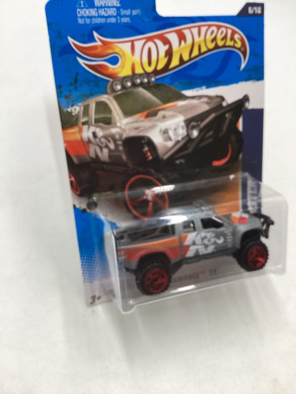 2011 Hot wheels #136 Sandblaster Gray 35D Fashion