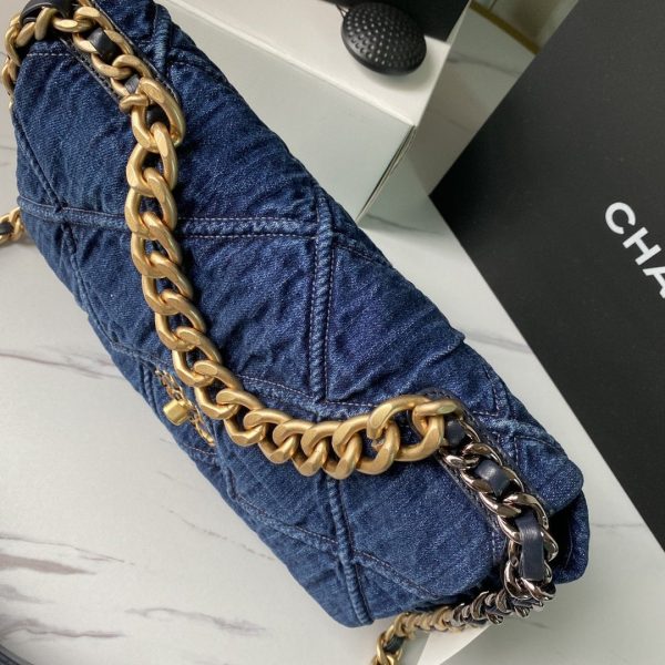 CHANEL 19 Maxi Denim Bag Large Discount